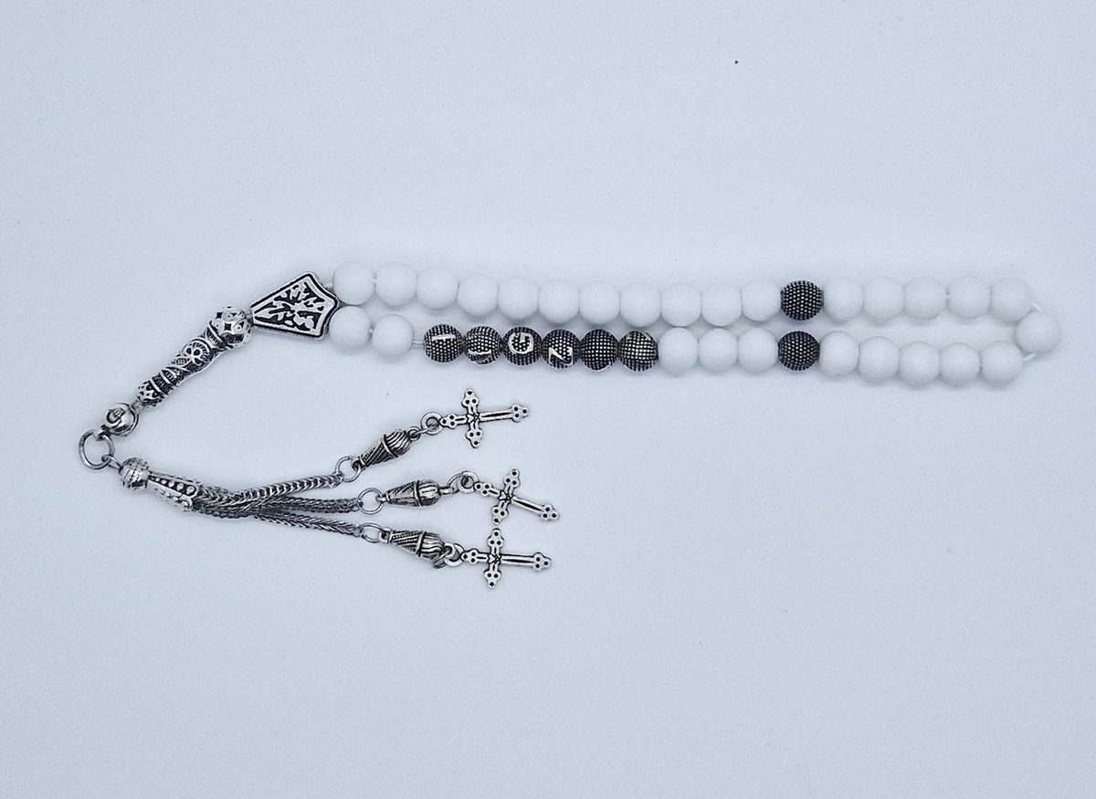 Handgemaakte naam tasbih 33 Kralen Natuursteen “Mat Witte agaat” - met metaal tassel “ Kruis"- Met je naam of de naam van uw geliefde- 8 mm diameter van de korrel