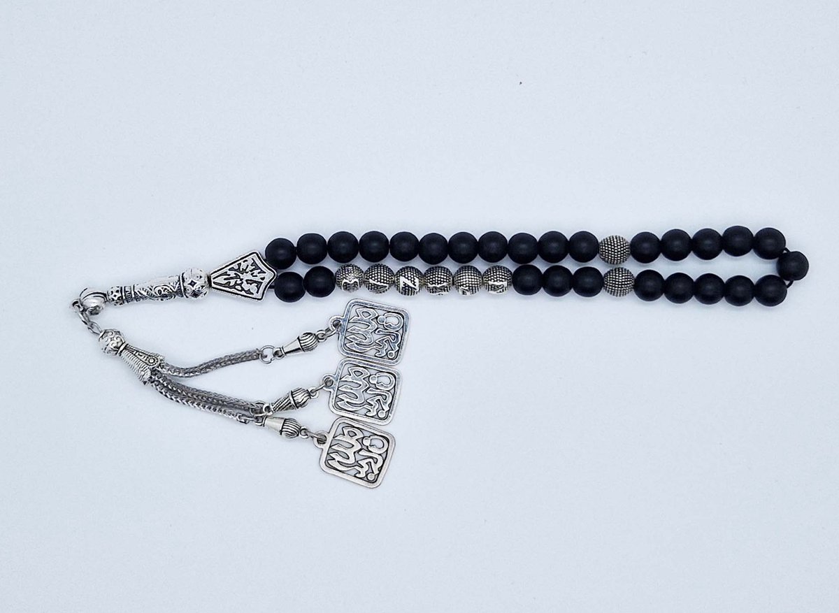 Handgemaakte naam tasbih 33 Kralen Natuursteen “Mat zwart onyx” - met metaal tassel “subhan allah"- Met je naam of de naam van uw geliefde- 8 mm diameter van de korrel