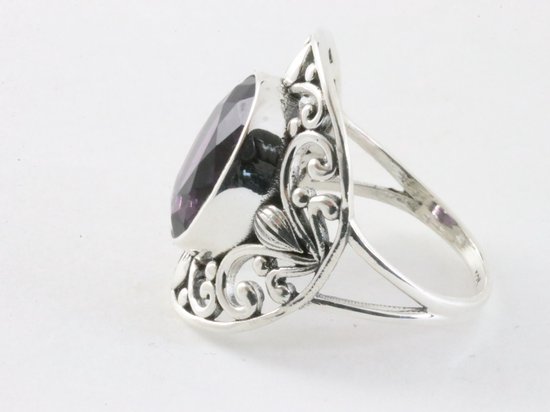 Bague en argent ajouré et améthyste - taille 21