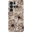 Telefoonhoes met beige achtergrond en gedetailleerde bloemenprint.