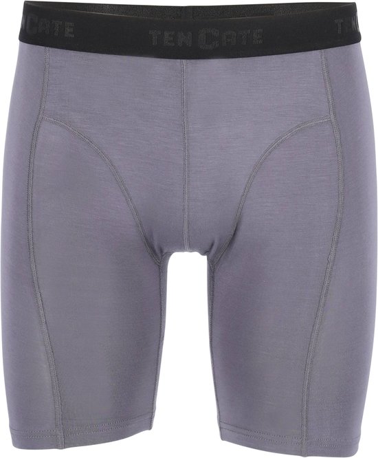 Lichtgrijze, lange onderbroek met een naad aan de voor- en zijkant.