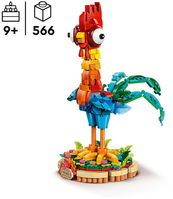 Figurine LEGO Heihei avec un corps rouge, jaune et orange, des ailes bleues et une queue verte, sur une base ronde.