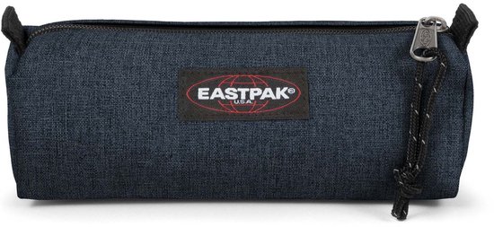 Donkerblauw denim etui van Eastpak met rits en trekkoordje.