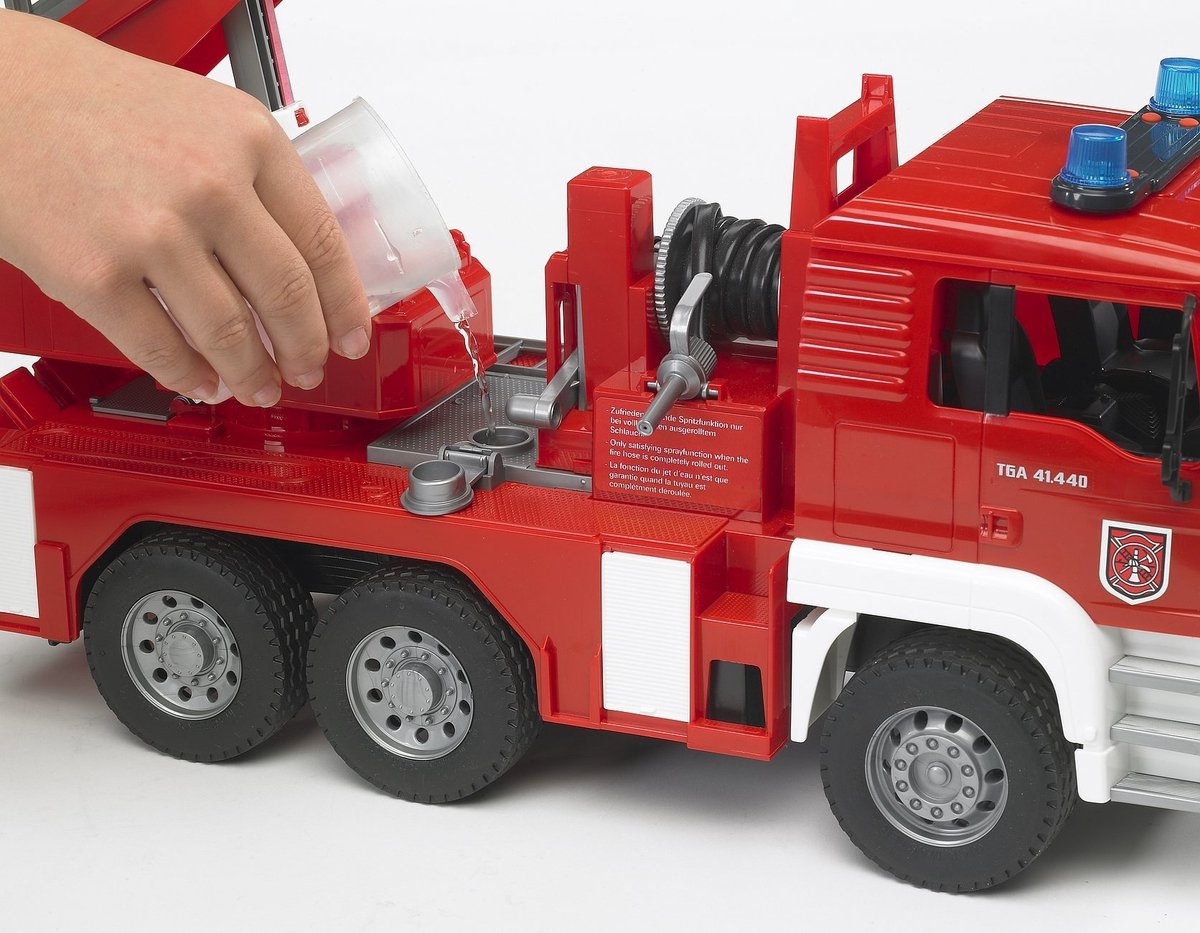 Bruder MAN Brandweerwagen met Draailadder - Speelgoedvoertuig — afbeelding 7