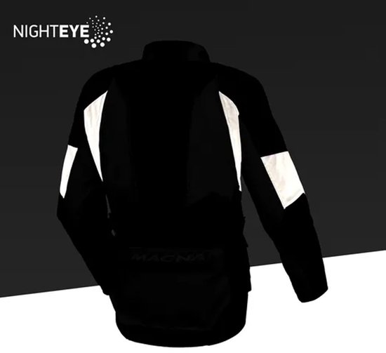 Zwarte jas met reflecterende witte banden op de mouwen en achterkant. "NIGHTEYE" logo linksboven.