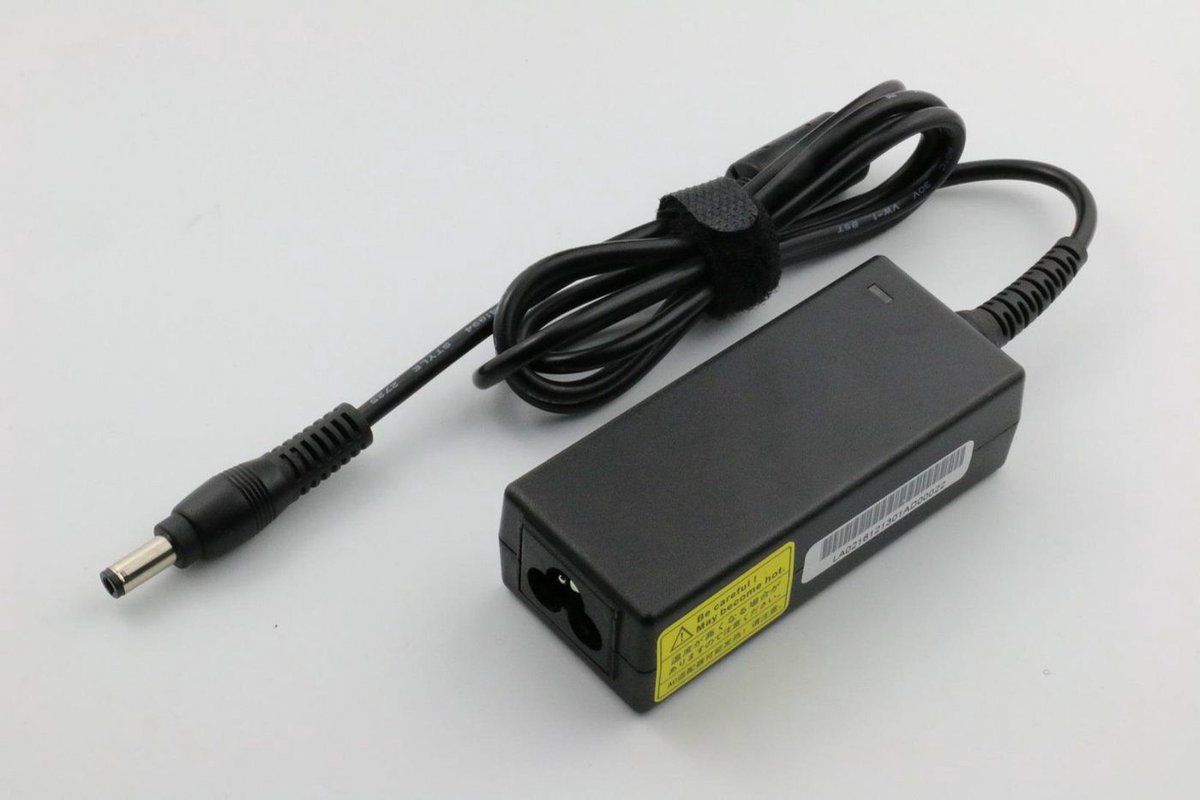 CoreParts MBA1300 netvoeding & inverter Binnen 40 W Zwart