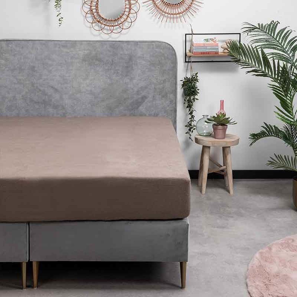 Dekbed-Discounter Fresh and Co Hoeslaken 180 x 210/220 cm - Katoen Flanel - Geschikt voor matrassen tot 25 cm hoog - Wasbaar op 30 graden - Strijkvrij - Taupe