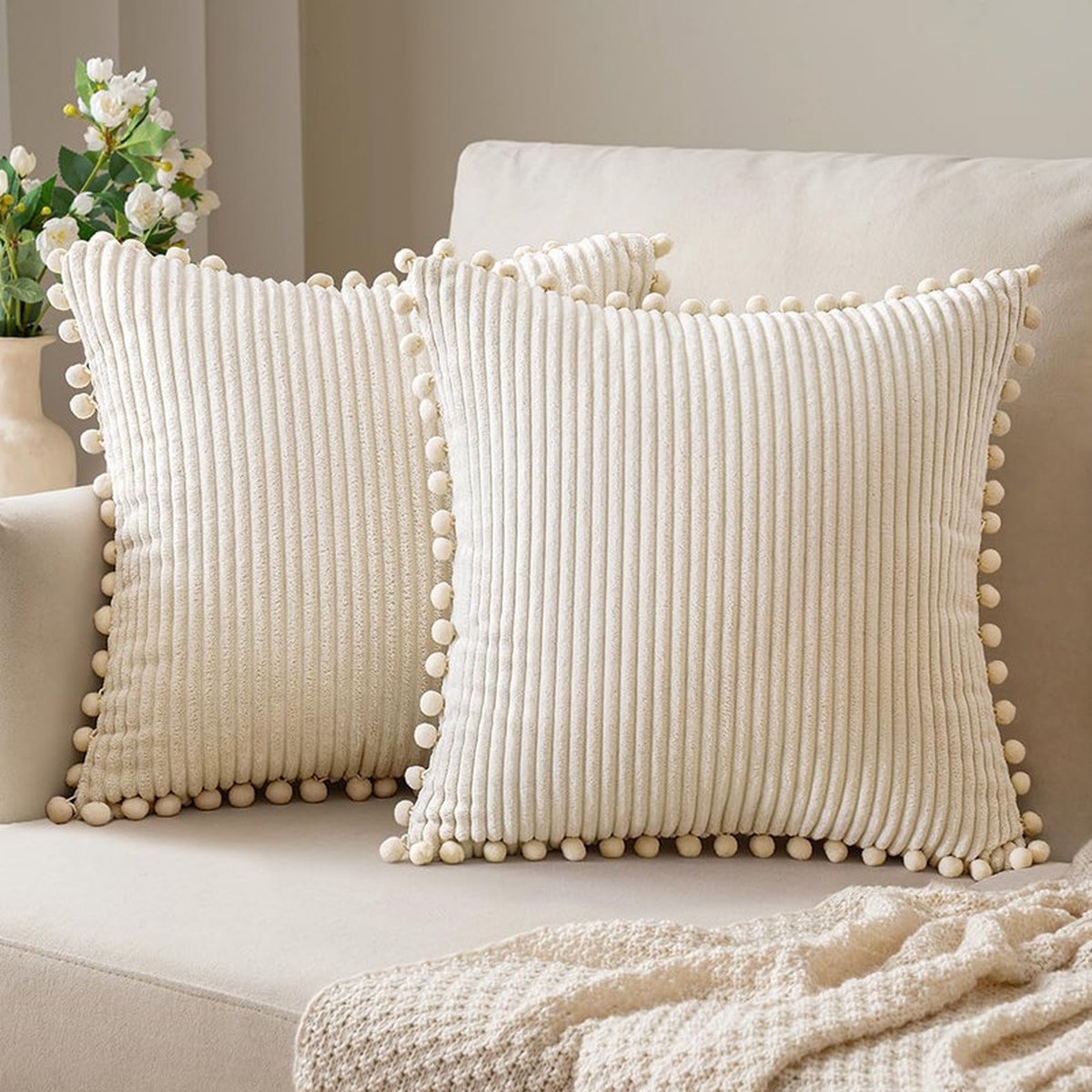 2-Pack Corduroy Decoratieve Kussenslopen - 30 x 50 cm - Met Pompons - Schattige Zachte Kus