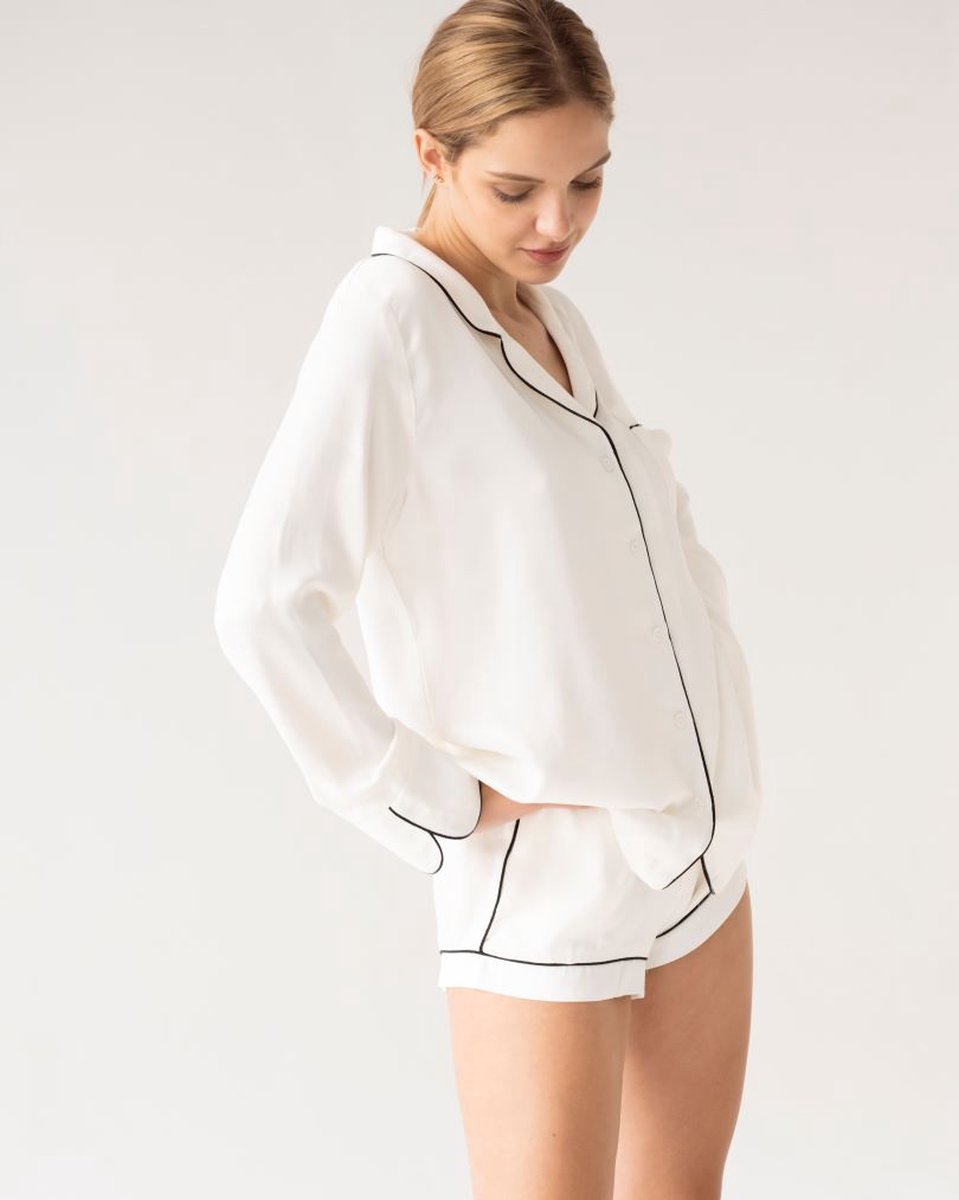 Dames pyjama Charlotte-satijn-lange mouwen & korte broek-contrasterende details-wit-maat S