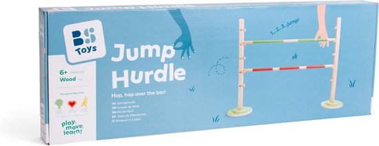 Doos van 'Jump Hurdle' speelgoed: een houten hordenparcours met groen-wit en rood-wit geblokte balken.