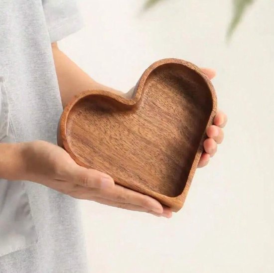 S&E Heart-shaped wooden tray set – 4-piece - Valentine's Day gift for fruit, snacks and appetizers