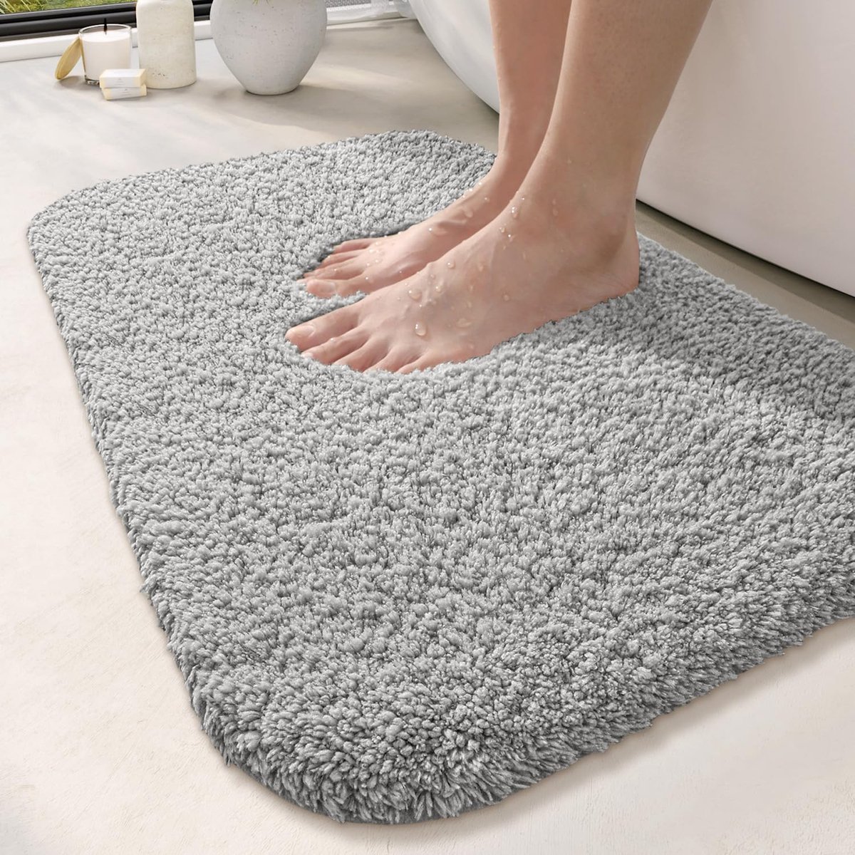 La'Moussawi ® Zachte Antislip Badmat van Microvezel, 60 x 110 cm, Lichtgrijs, Wasbaar en Absorberend voor Douche en Badkamer