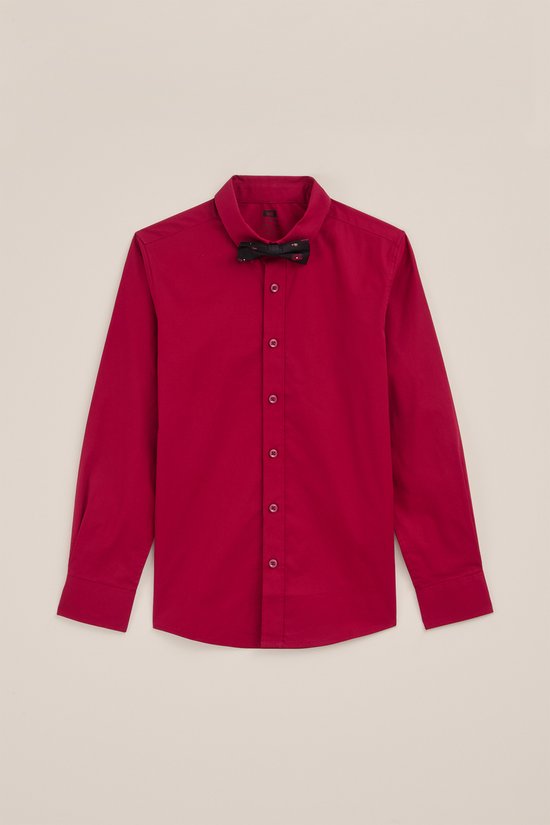 Chemise rouge à manches longues avec un nœud papillon noir à imprimé de Noël.