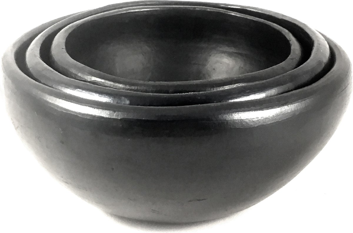 Black Pottery - Kommen - 3 stuks - D13H7cm D16H7,5cm en D17,5H8cm - Aardewerk - Hittebestendig - Zwart -Serveerschaal - BP13-6 BP13-7 BP13-8