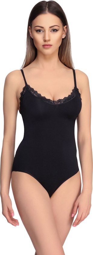 Body noir avec finition dentelle le long du décolleté et des bretelles.