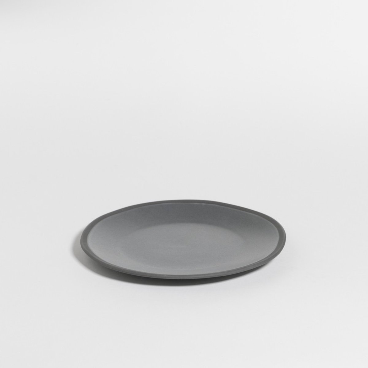 The Table atelier - ontbijtbord - Ø 20 cm - handgemaakt - grijs