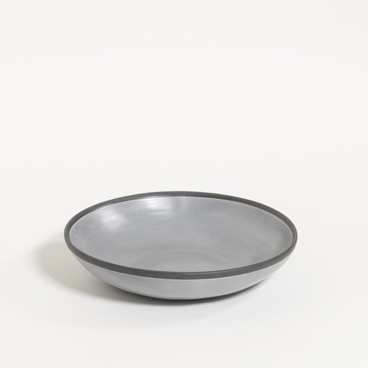 The Table Amsterdam Atelier Pasta bord - Black Truffle - Ø 22,5 cm - Donkergrijs