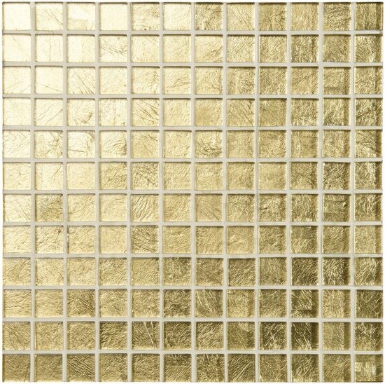 Gouden mozaïektegels 23x23x6mm op een mat.