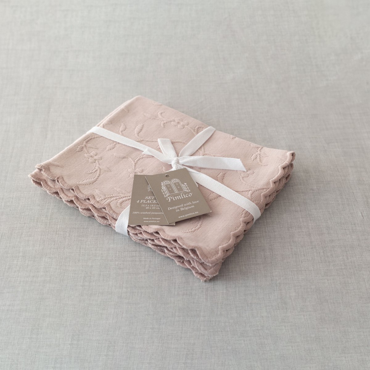 Placemat / Onderlegger | Flora - Roze - Luxe Jacquard Katoen - Set van 4 - Scallop Rand - 40x50 cm