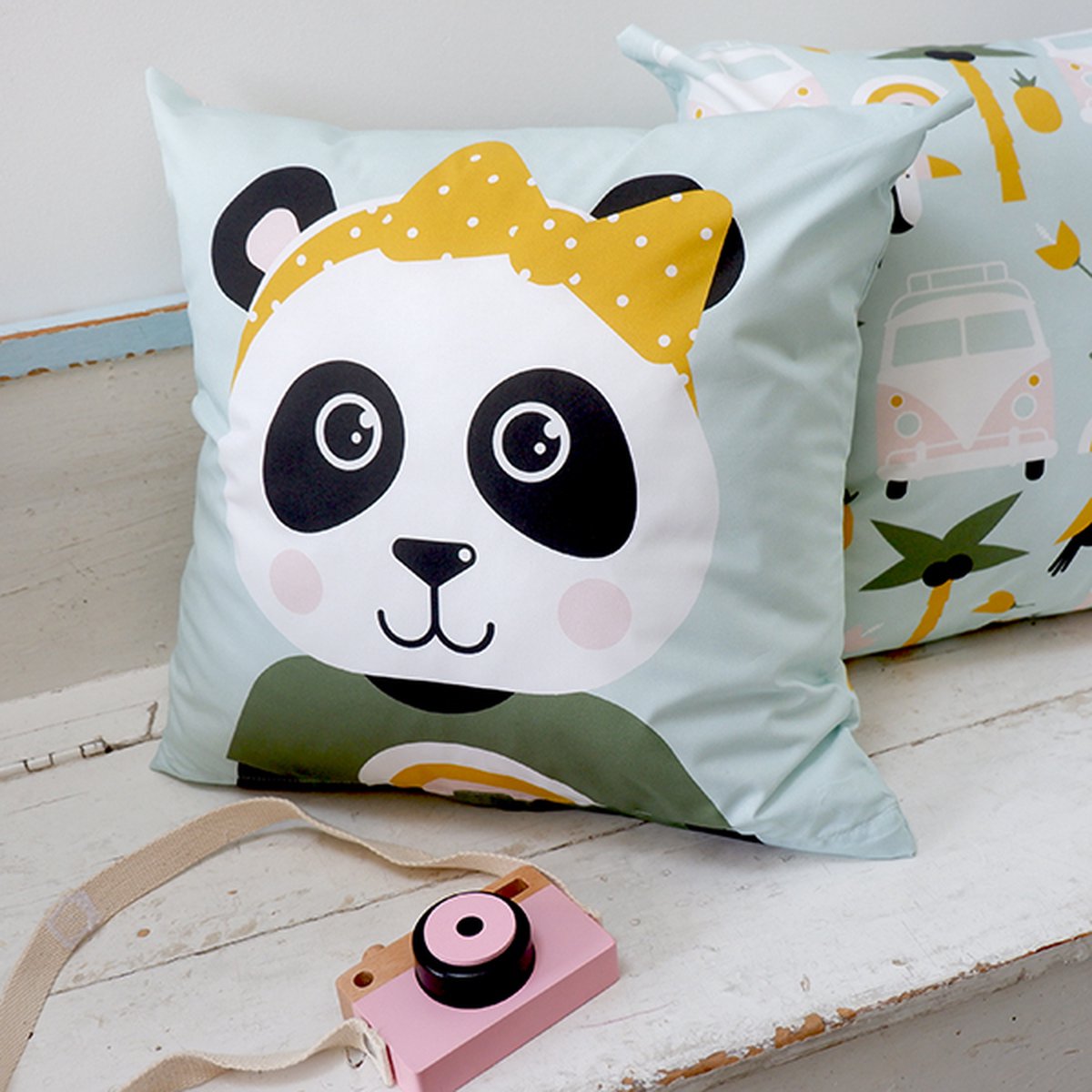 Sierkussen Panda girl 40x40 tweezijdig met rits inclusief vulling voor kinderkamer