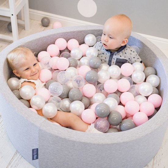 KiddyMoon piscine à balles carrée piscine à balles 120x30cm/1000 balles ∅ piscine à balles carrée 7cm pour groupe de jeu bébé, fabriquée dans l'UE, gris clair: gris perle-transparent-rose poudré