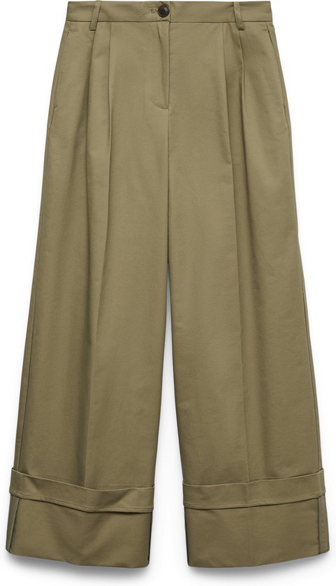 Kaki wijde broek met plooien aan de voorkant en een opgerolde zoom, op witte achtergrond.