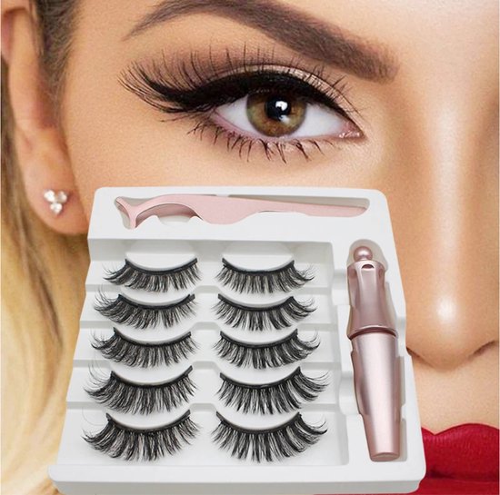 Model met opgemaakt oog en productverpakking met 5 paar magnetische wimpers.