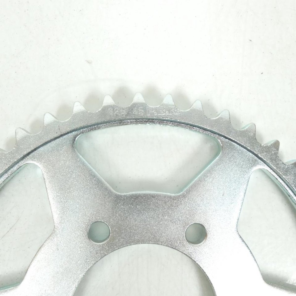 Couronne de transmission PBR pour Moto Suzuki 1100 Gsx-R 1993 à 1998 825 45 C45 / 45dts P530 Al76mm Neuf