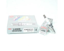 Bougie d'allumage NGK pour Moto Ducati 796 Monster 2010 à 2020 DIMR8C10 / 92743 / Par 4 Neuf