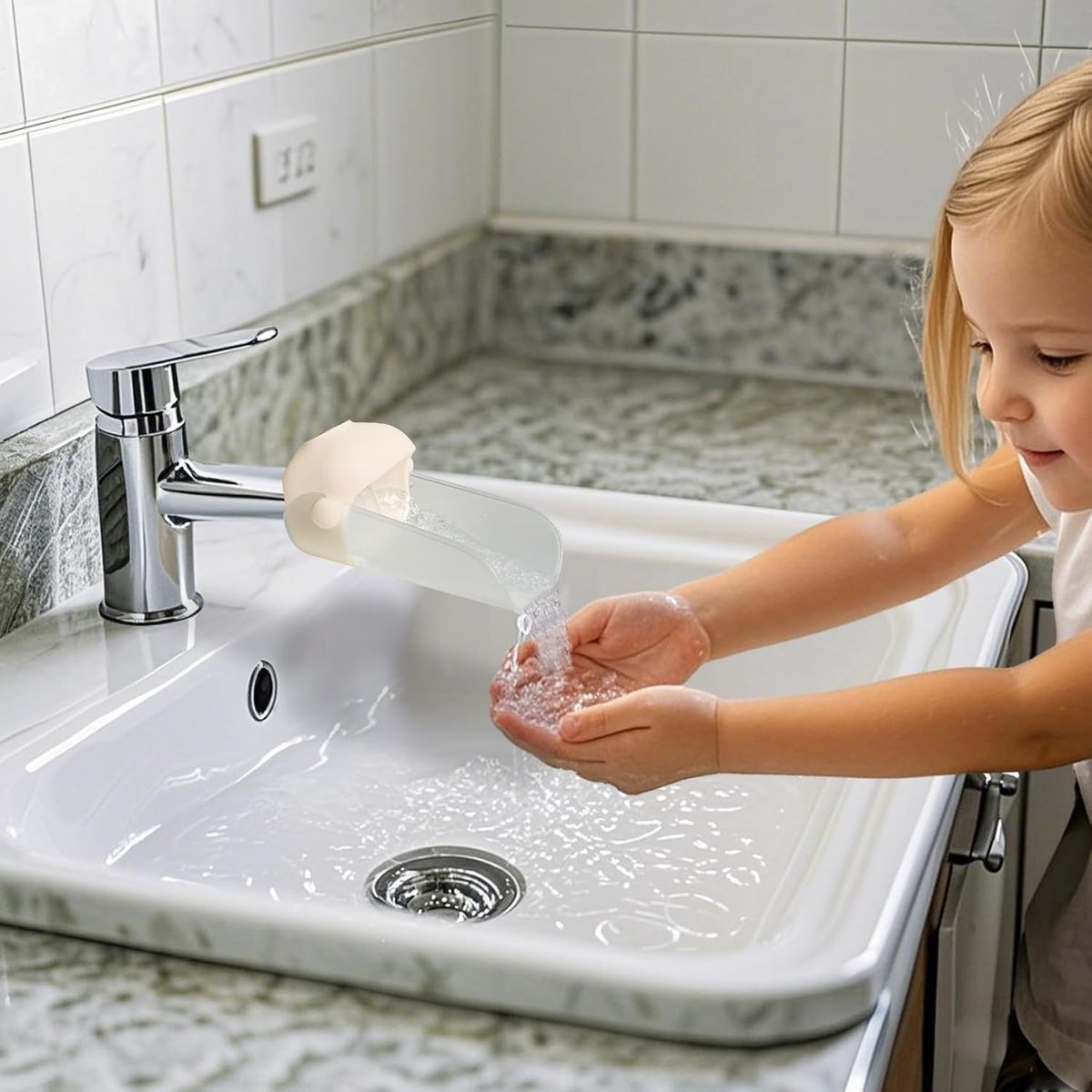 Kraanverlenger voor Badkamer Kraan - Kraanverlenger voor Kleuters - Geschikt voor Badkamer, Keuken & Badkuip (Abrikoos)