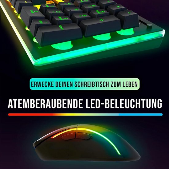 Close-up van een verlicht gamingtoetsenbord en muis, met levendige LED-verlichting aan de onderkant en zijkanten.