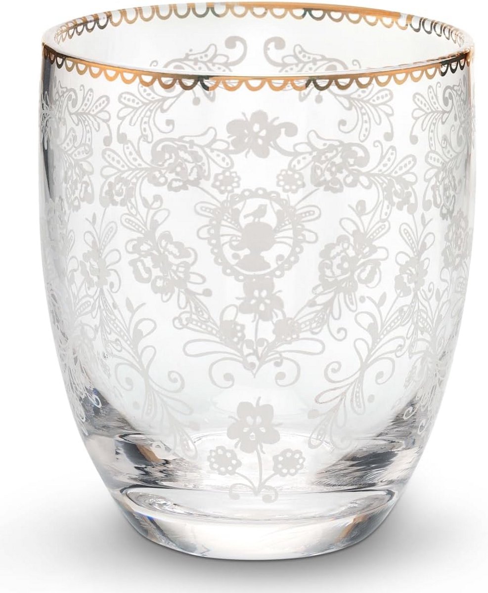 Elegante waterglazen van porselein met gouden details