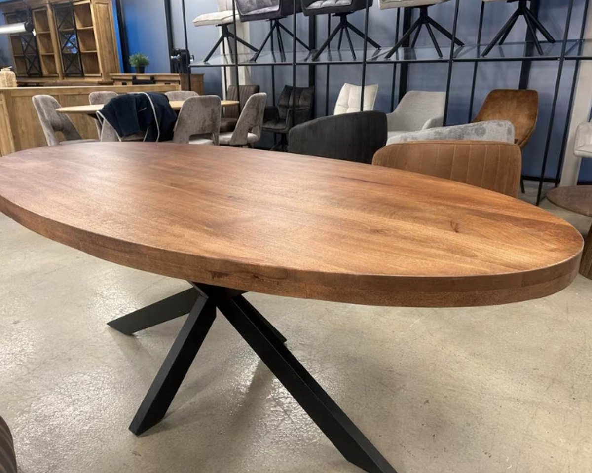 Ovalen Eettafel van Massief Mangohout 200x100 cm – Handgemaakte Grote Houten Tafel voor 6 tot 8 Personen | Moderne & Industriële Stijl | Nieuwe Showroomtafel van Novihome – Uniek Design voor een Lage Vaste Prijs
