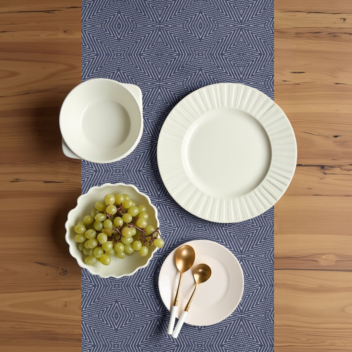 ABAKUHAUS – Geometrische Tafelloper – 40x180 cm, Donker Indigo/Wit
