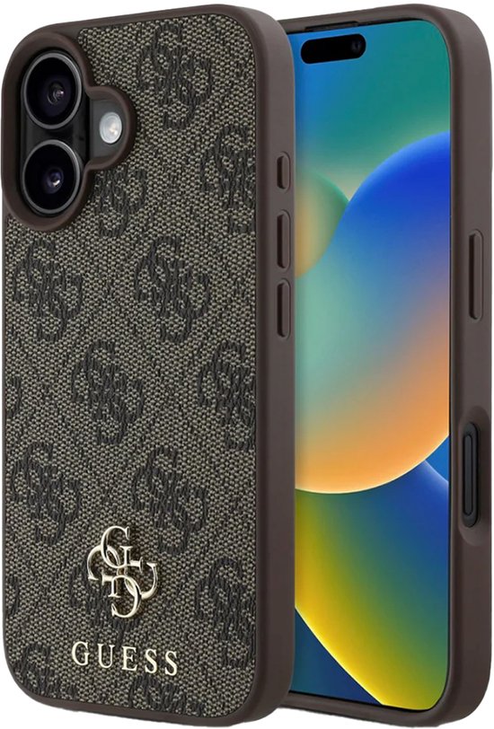 Coque Guess marron avec monogramme GG et logo doré, avec un iPhone.