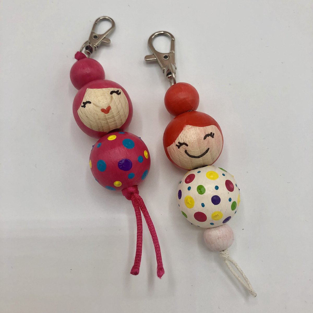 Maak T Zelf DIY Workshop Hobby Pakket Volwassenen - Gelukspoppetjes - Sleutelhangers - Tashangers - Houten kralen - Doe het zelf Cadeau - Kerst - Workshop in een doosje - Knutselpakket - Creatief - Schilderen