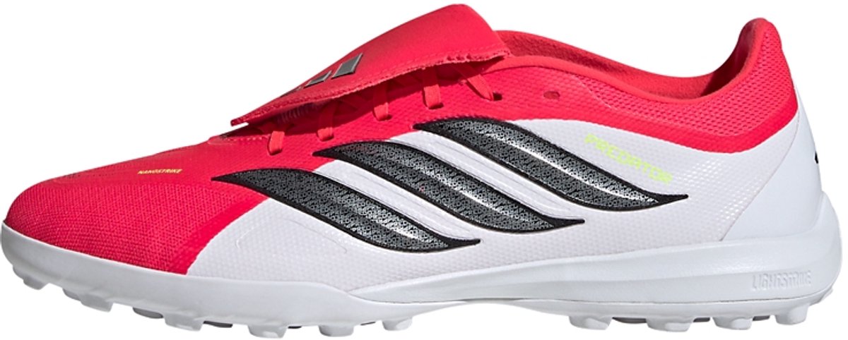 adidas PREDATOR LEAGUE turf voetbalschoenen in rood met fold-over tong en zwarte strepen, ontworpen voor optimale prestaties.