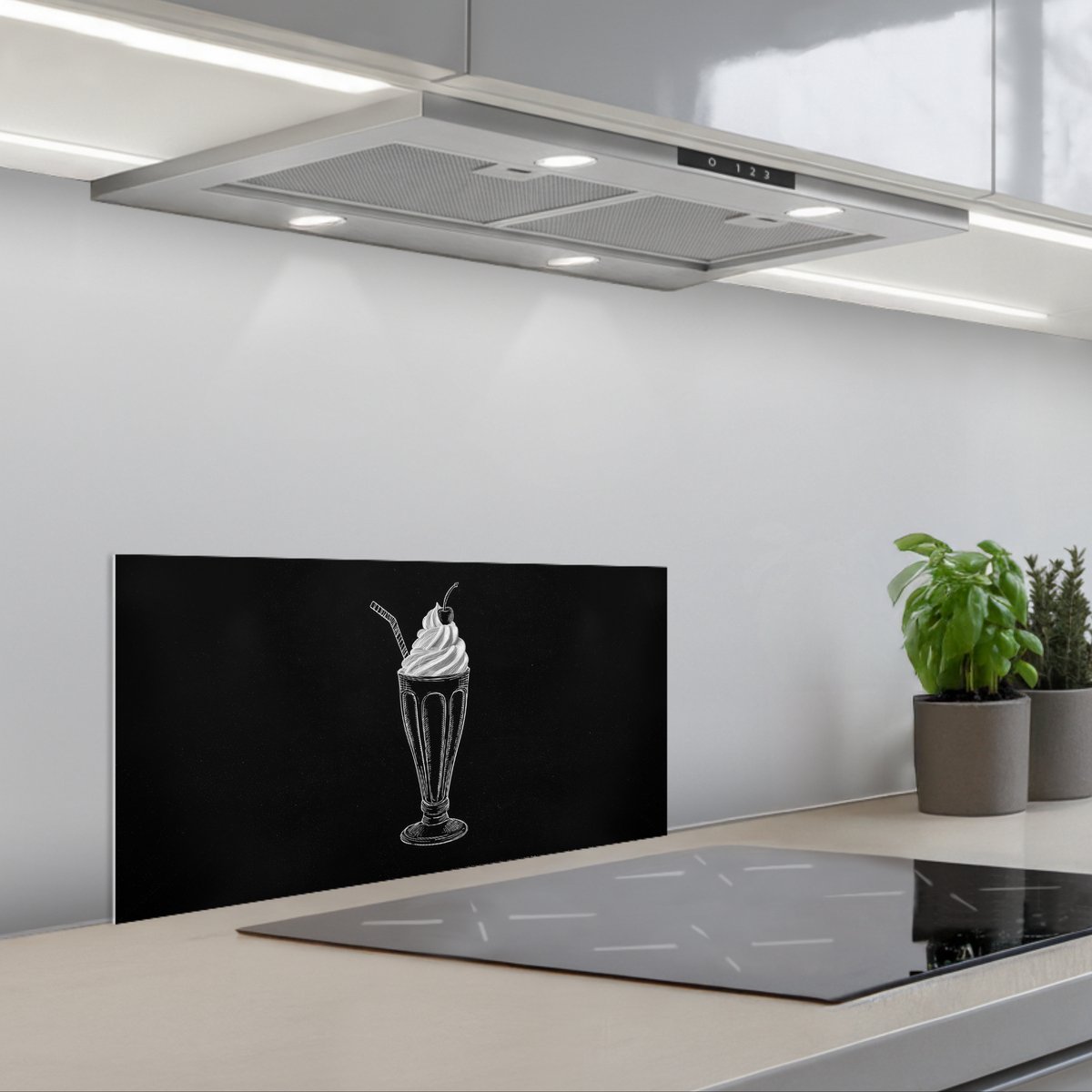 Spatscherm 60x30 cm - Zelfklevende achterwand Ijscoupe - Kers - Krijtstijl - Slagroom - Keuken muurbeschermer - Spatwand fornuis