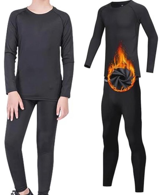 Zwarte thermische basislaagset voor kinderen met een warme voering, getoond op een model.