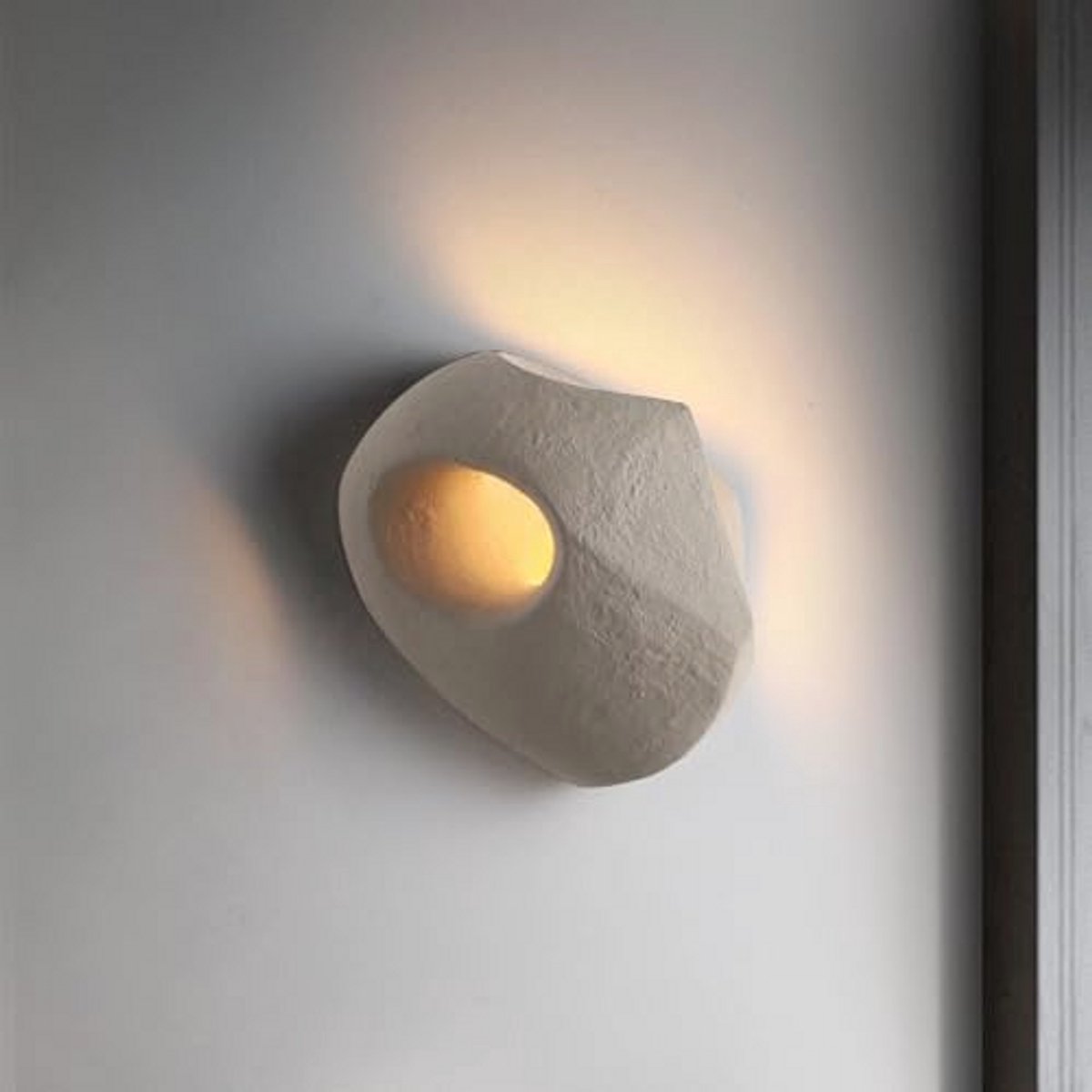 Moderne Wabi-Sabi Wandlamp voor Woonkamer en Slaapkamer – Minimalistische Verlichting in Natuurlijke Stijl