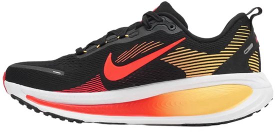 Nike nike vomero 18 en couleur noir.