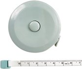 Lichtblauwe rolmaat met witte meetlint en groene accenten. Meetlint is 150 cm.