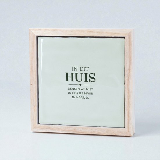 L'amour encadré - Dans cette maison, on ne pense pas en boîtes, mais en cœurs - carreau avec citation - cadeau de pendaison de crémaillère - cadeau pour la famille - carreau avec texte