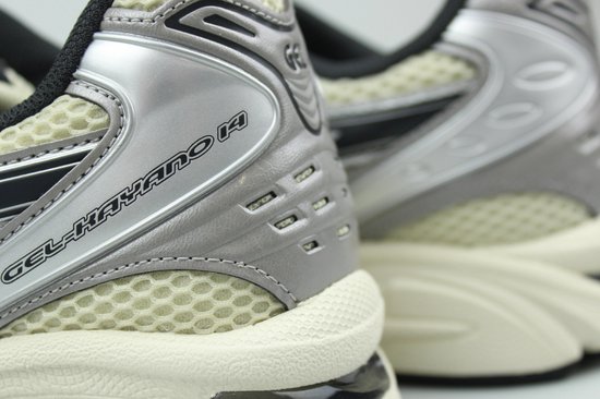 ASICS GEL-KAYANO 14 Oyster White / Steeple Grey - Baskets - 1203A537 - Taille 43,5