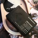 Kevin Murphy Night.Rider maximum control textuur pasta 100g op een decoratief dienblad.