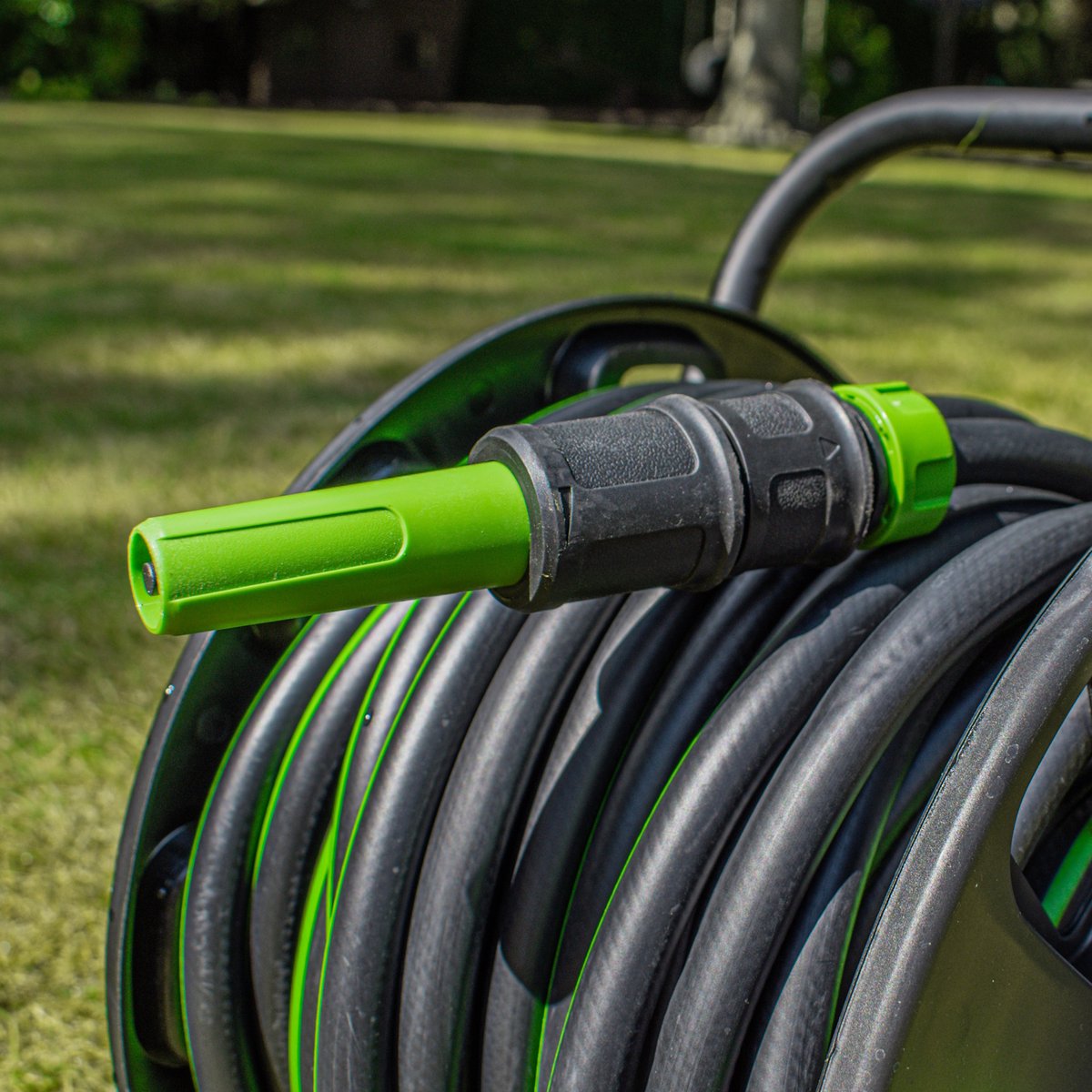 Garden Master® Zeer Duurzame Tuinslang - 40m lengte - Inclusief sproeikop en koppelingen – foto 3