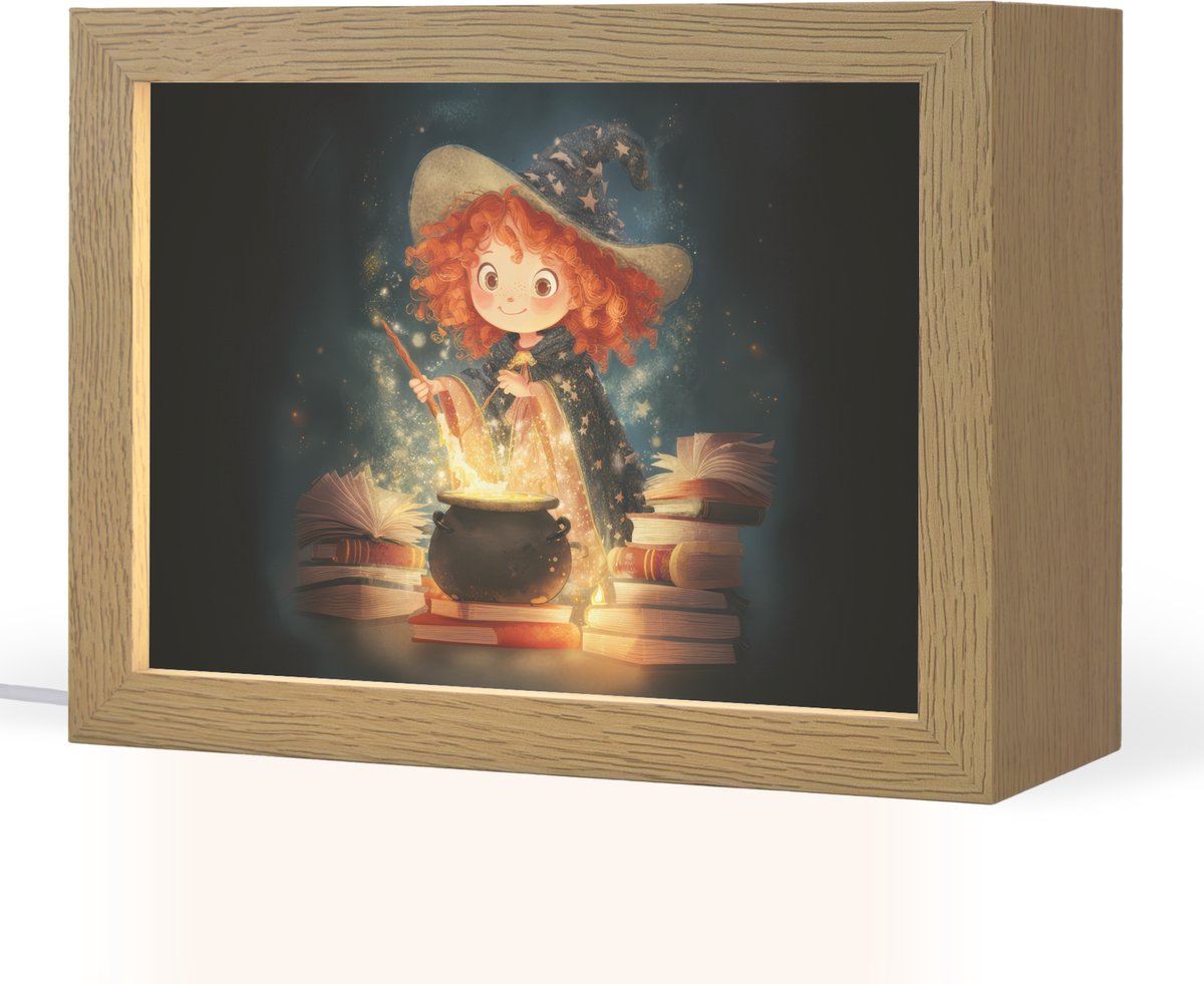 Nachtlampje 20x15 cm - Kinder lampje - Tovenares - Meisje - Boeken - Toveren - Tafellamp kinderkamer - Slaapkamer lamp - Bedlamp kinderen - Kinderlampje stopcontact - Wandlamp babykamer - Nachtlampjes