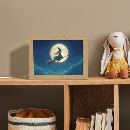 Nachtlampje 20x15 cm - Kinder lampje - Heks - Volle maan - Sterrenhemel - Tafellamp kinderkamer - Slaapkamer lamp - Bedlamp kinderen - Kinderlampje stopcontact - Wandlamp babykamer - Nachtlampjes van Merkloos — afbeelding 3