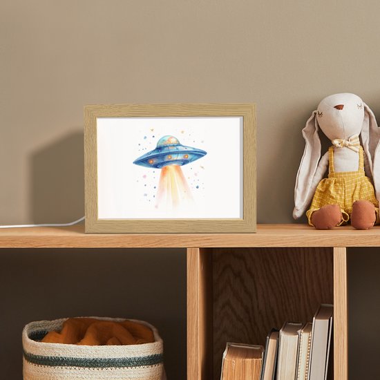 Nachtlampje 20x15 cm - Kinder lampje - Ruimte - Ufo - Sterren - Tafellamp kinderkamer - Slaapkamer lamp - Bedlamp kinderen - Kinderlampje stopcontact - Wandlamp babykamer - Nachtlampjes van OnlyWow — afbeelding 3