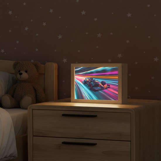 Nachtlampje 20x15 cm - Kinder lampje - Racen - Auto - Race - Jongens - Kleurrijk - Tafellamp kinderkamer - Slaapkamer lamp - Bedlamp kinderen - Kinderlampje stopcontact - Wandlamp babykamer - Nachtlampjes van Merkloos — afbeelding 2